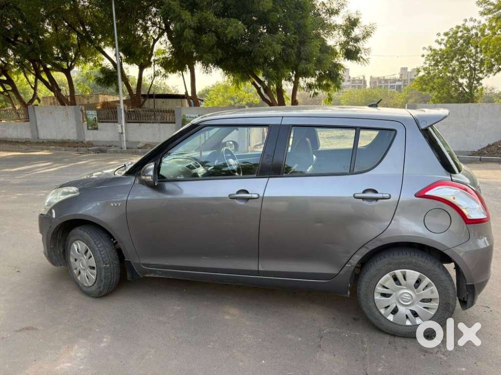 Maruti Suzuki Swift Vxi 1.2 Abs Bs-iv, 2013, Petrol