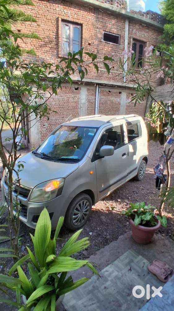 Maruti Suzuki Wagon R 1.0 2014 Silver Colour Brand New Condition