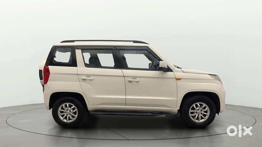 Mahindra Tuv 300 T8 Amt, 2016, Diesel