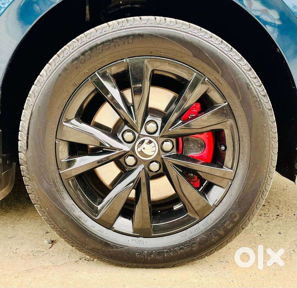 Skoda Slavia Anniversary Edition 1.5l Tsi Dsg, 2025, Petrol