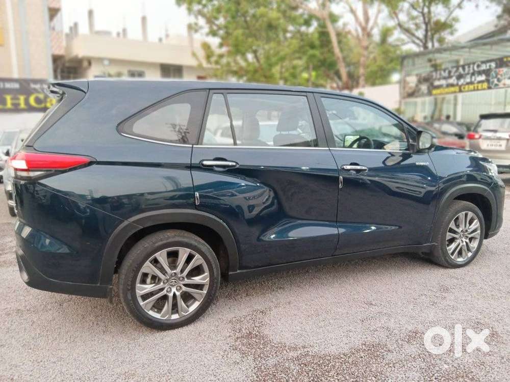 Toyota Innova Hycross 2.0 Zx Hybrid 7 Str, 2023, Petrol