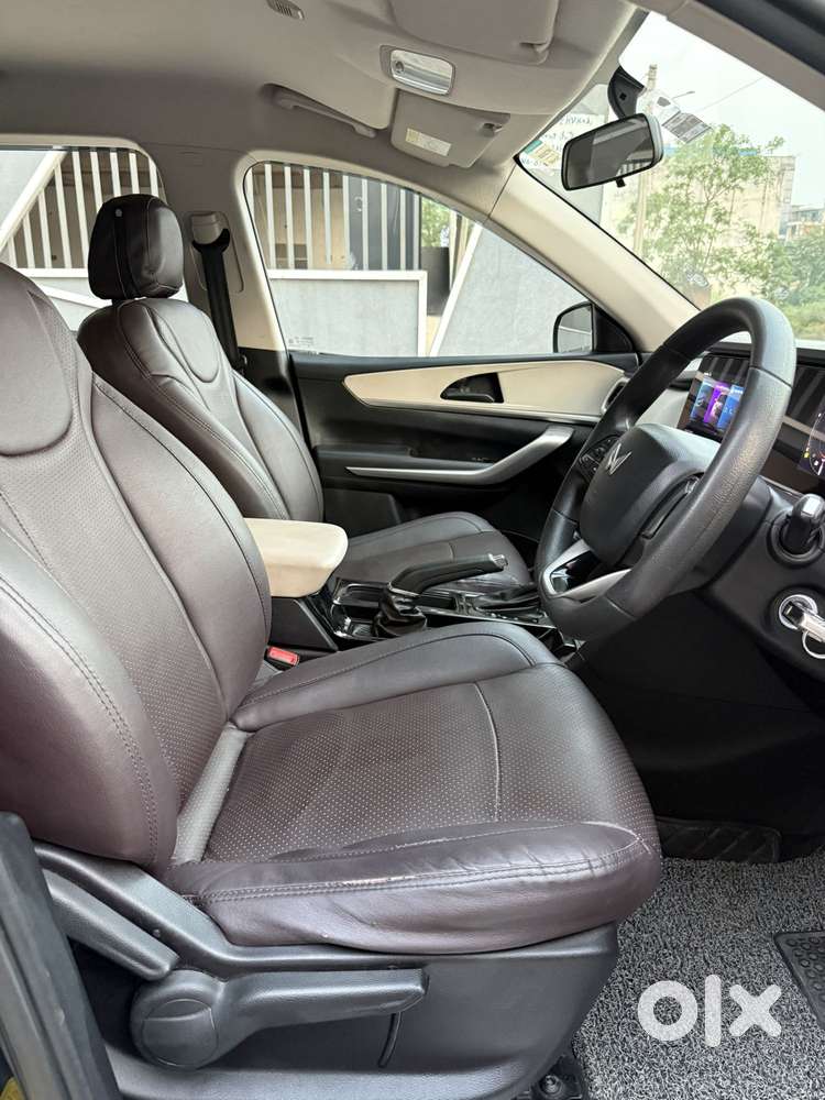Mahindra Xuv700 2.2 Ax 3 Diesel At 5 Str, 2023, Diesel
