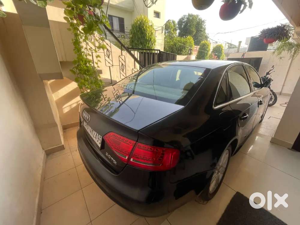 Audi A4 Diesel Automatic 95000 Km Driven 2012