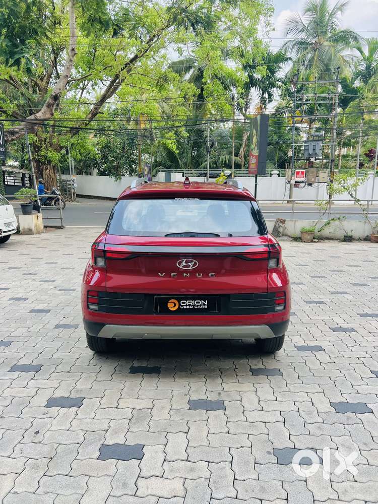 Hyundai Venue 1.2 S (o), 2022, Petrol