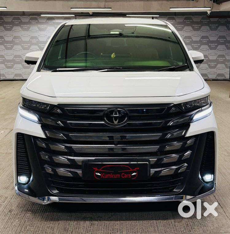 Toyota Vellfire 2.5 Executive Lounge, 2024, Cng & Hybrids