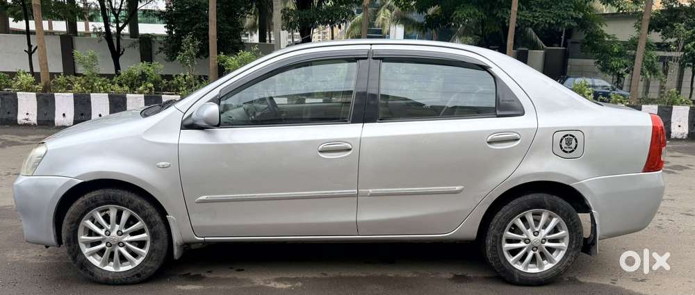 Toyota Etios V, 2011, Petrol