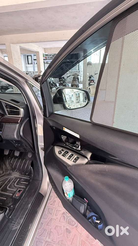 Toyota Innova Crysta - 8 Seater, 2.4 Diesel 2021