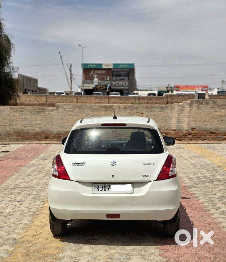 Maruti Suzuki Swift Vxi 1.2 Abs Bs-iv, 2013, Petrol