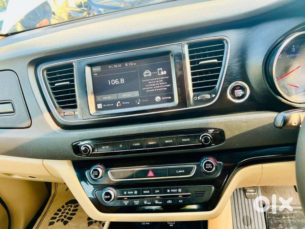 Kia Carnival Premium, 2021, Diesel