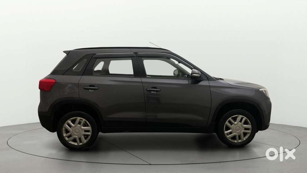 Maruti Suzuki Vitara Brezza 1.5 Vxi At, 2022, Petrol