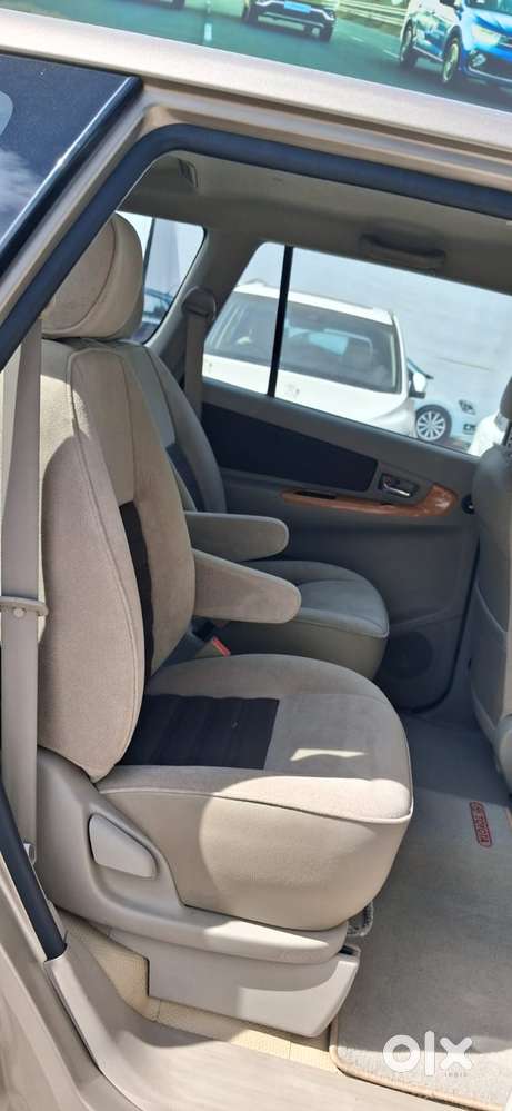 Toyota Innova 2.5 V 7 Str, 2011, Diesel