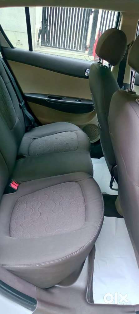 Hyundai I20 1.4 Asta (at), 2011, Petrol