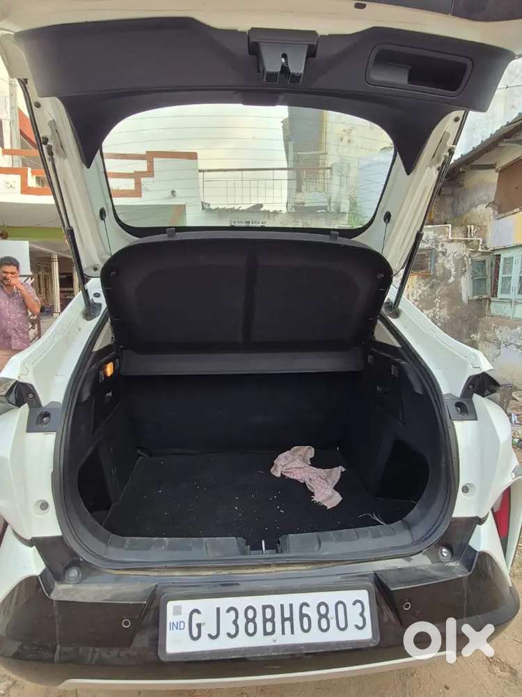 Tata Curvv 2025 Diesel 37600 Km Driven