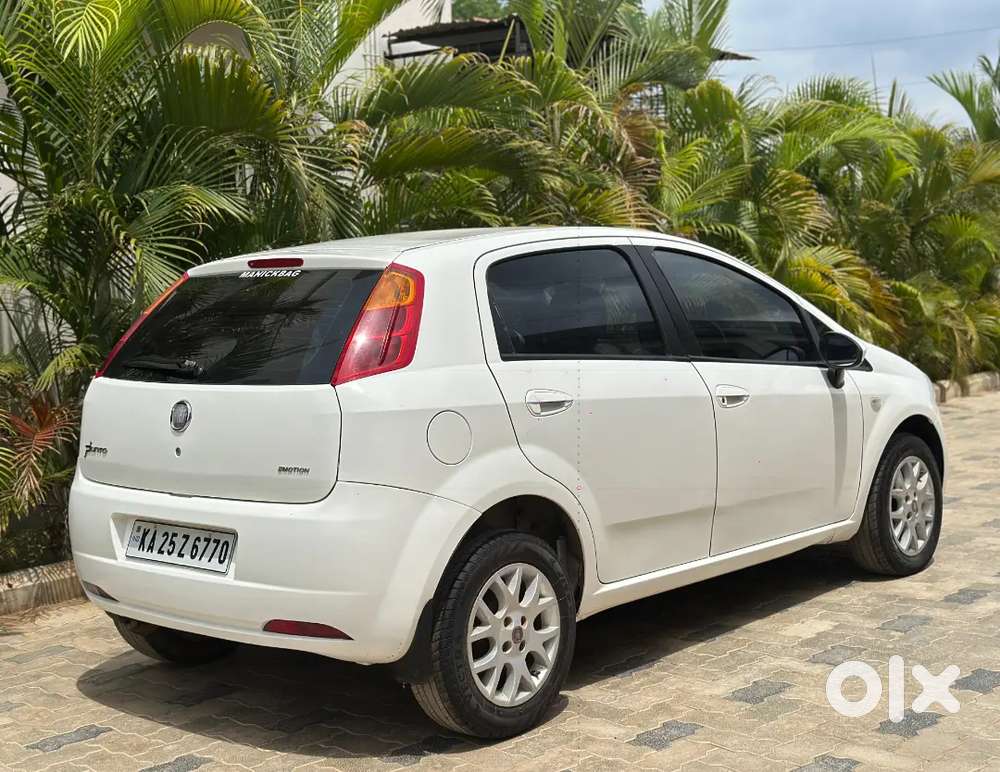 Fiat Grande Punto 2012 Diesel 95000 Km Driven