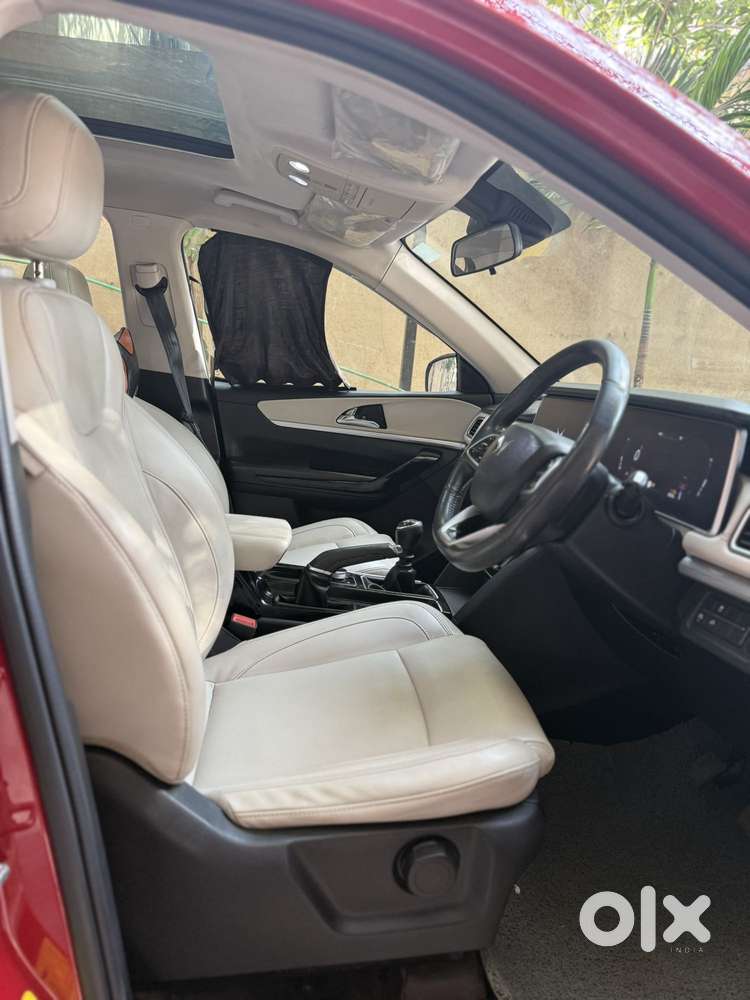 Mahindra Xuv700 2.2 Ax 7 Diesel At Str Awd, 2022, Diesel