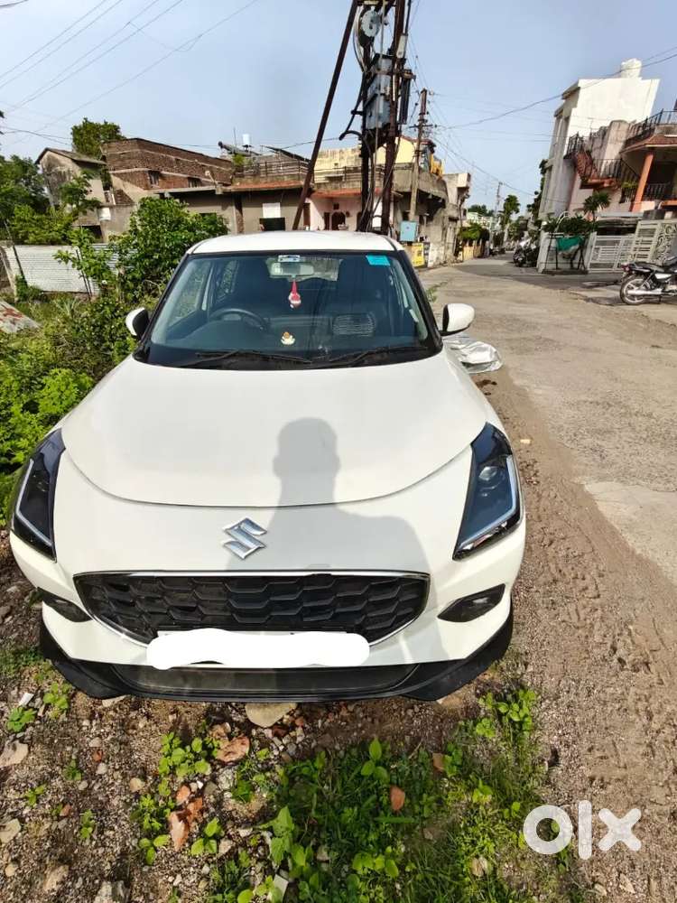 Maruti Suzuki Swift 2025 Petrol 1575 Kms Driven In Showroom Condition