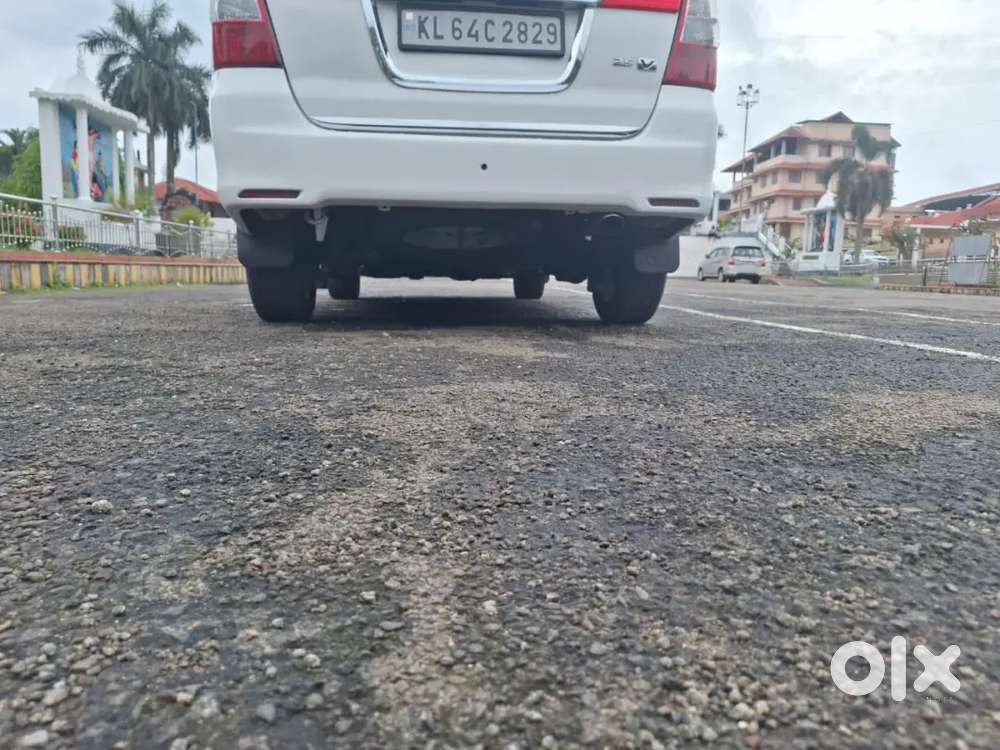 Innova 2.5 V Diesel (2014)