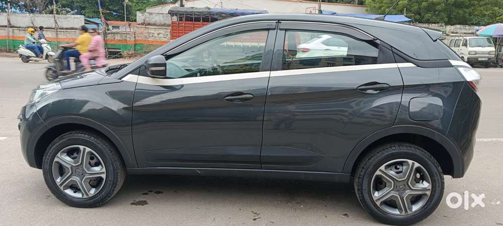 Tata Nexon 1.5 Revotorq Xm (s), 2018, Petrol