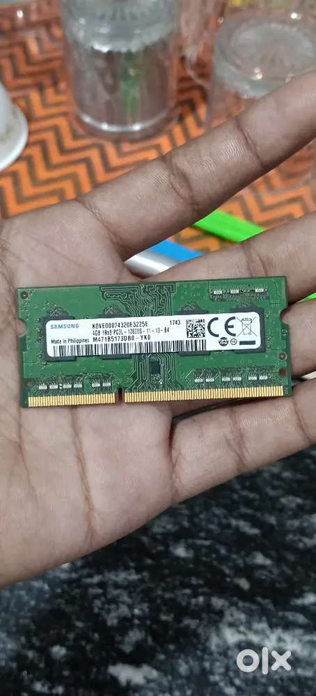 Samsung 4GB DDR3L laptop memory stick (SO-DIMM)
