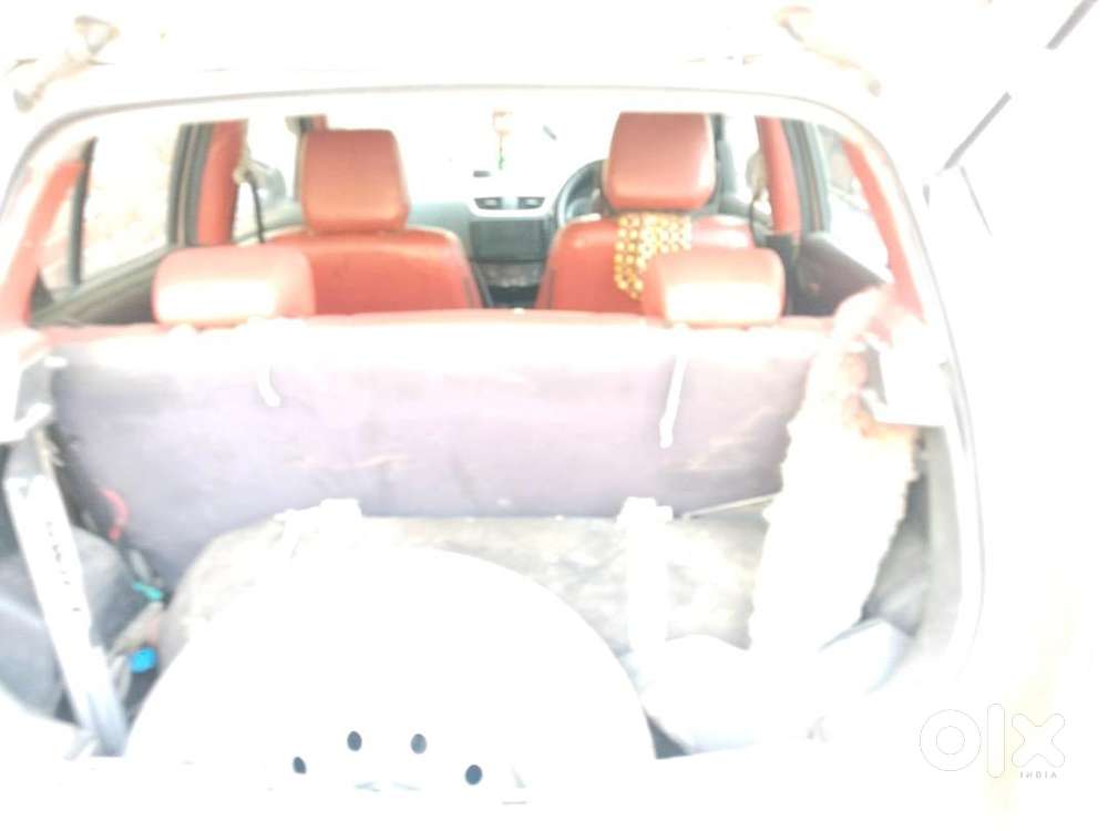 Maruti Suzuki Swift 2012 Cng + Petrol , Alloy Wheels+ Music System