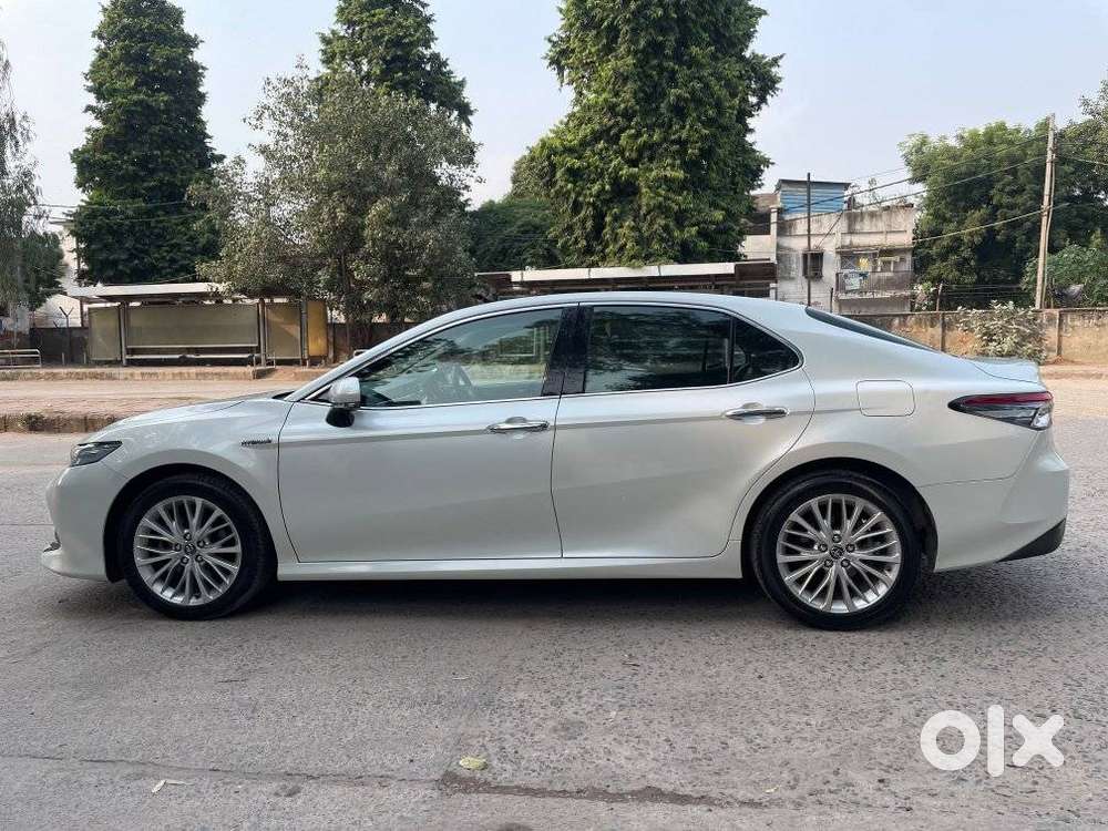 Toyota Camry [2019-ongoing] 2.5 Hybrid, 2019, Cng & Hybrids