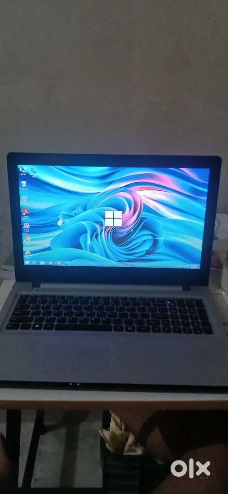 Lenovo Idea Pad 300 i5 And 500 GB