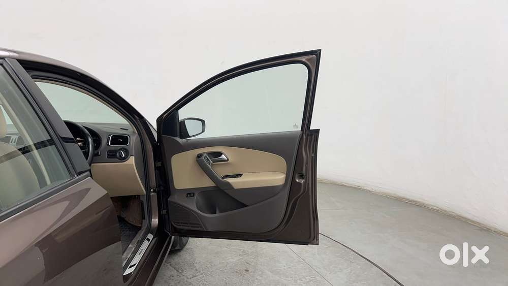 Volkswagen Vento 1.2 Tsi Highline At, 2016, Petrol