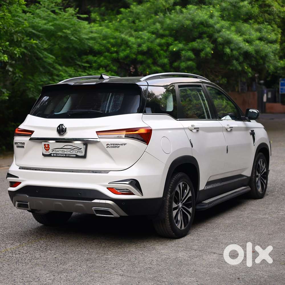 Mg Hector Plus Sharp Pro 1.5 Turbo Petrol 6 Str Dual Tone, 2023, Pet..