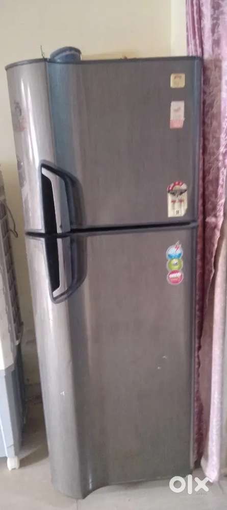 Godrej eon 261 liters