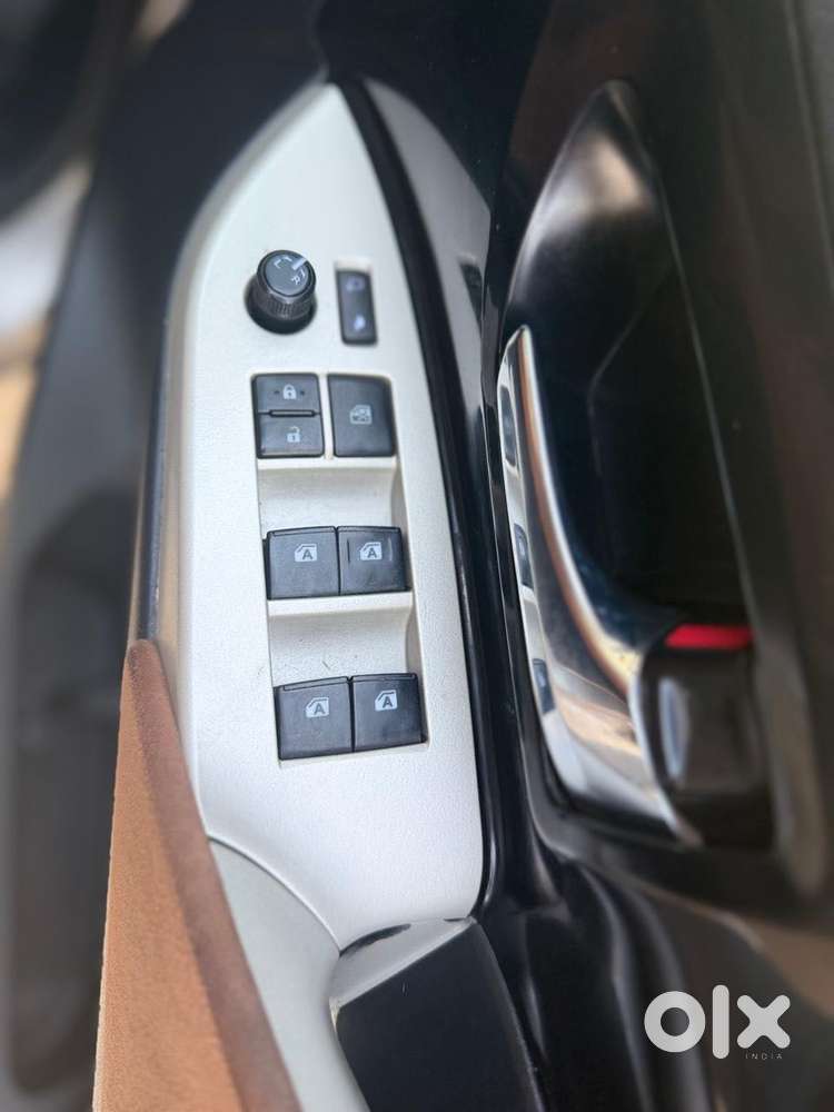 Toyota Innova Crysta 2.8 Zx At, 2016, Diesel