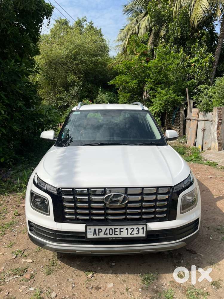 Hyundai Venue Petrol Manual 2024