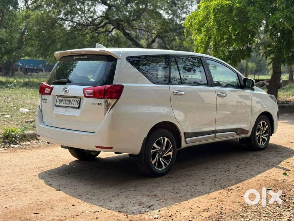 Toyota Innova Crysta 2.7 V, 2022, Petrol