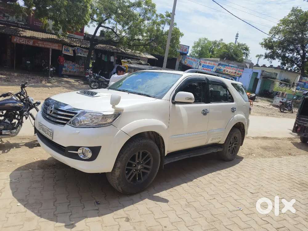 Toyota Fortuner 2015 Diesel 125000 Km Driven
