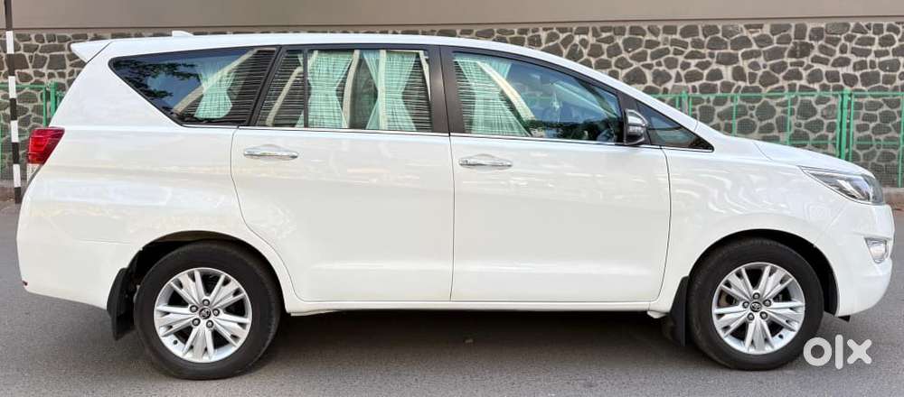 Toyota Innova Crysta 2.8z Automatic, 2016, Diesel