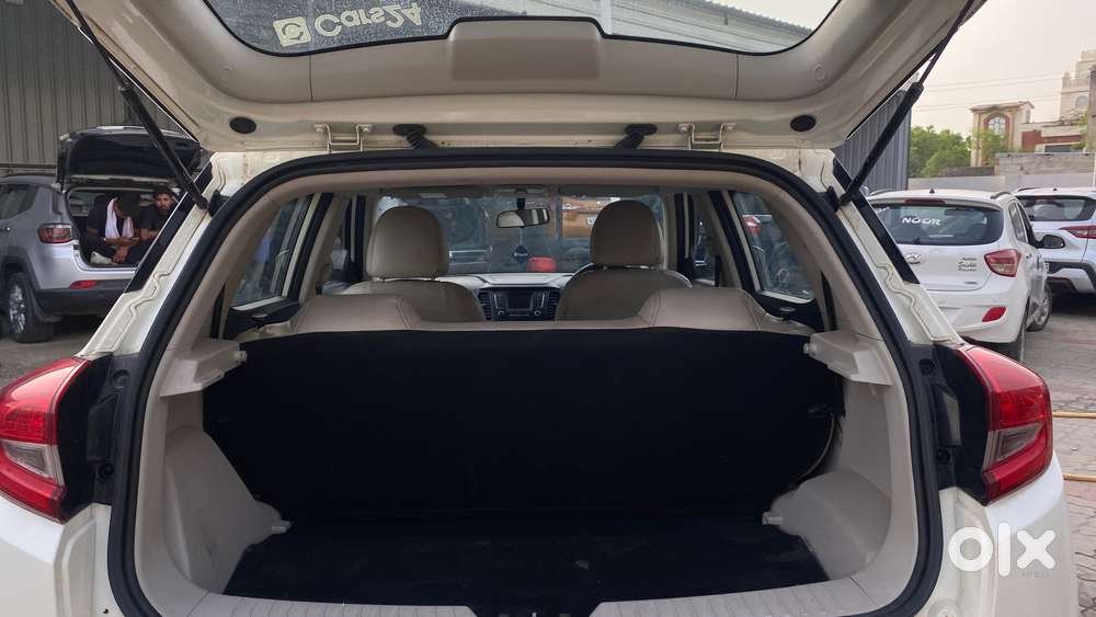 Mahindra Xuv300 W6, 2022, Petrol