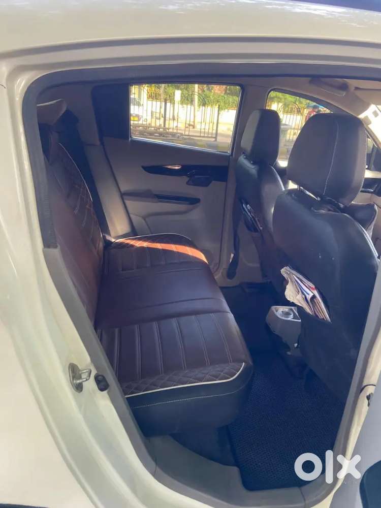 Mahindra Kuv 100 K6 6 Seater Car