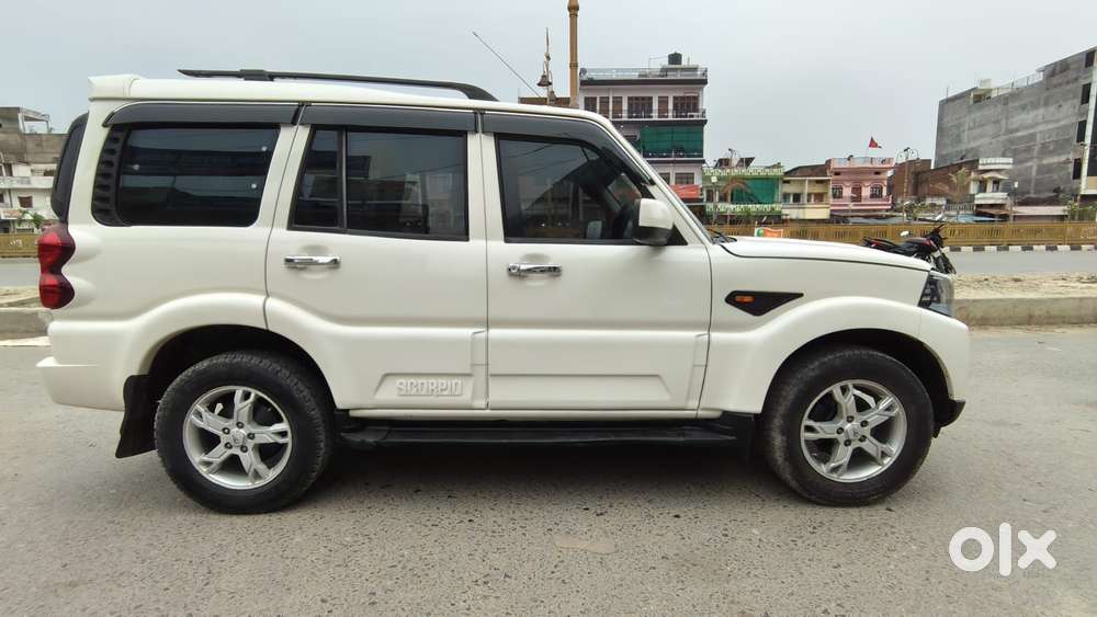 Mahindra Scorpio S8, 2016, Diesel