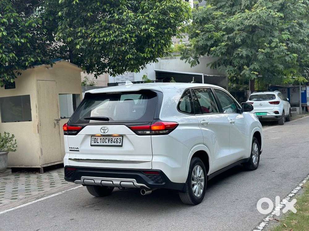 Toyota Innova Hycross Gx (o), 2023, Petrol