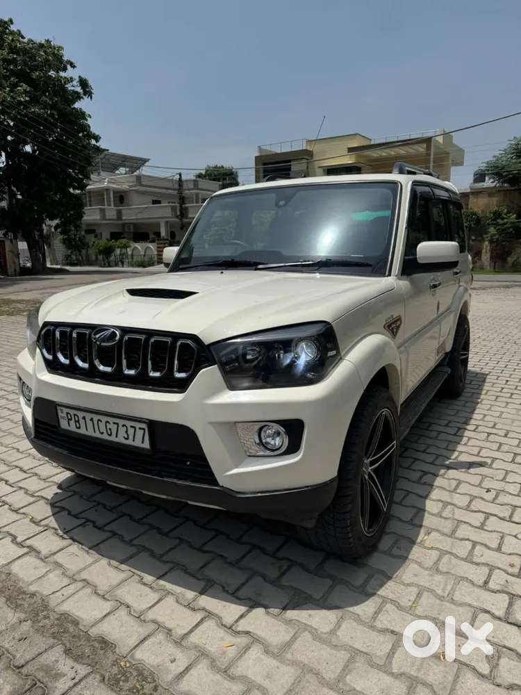 Mahindra Scorpio S10 2017 Diesel 93000 Km Driven