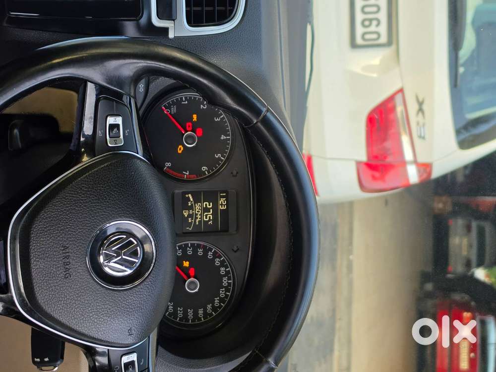 Volkswagen Polo Highline Petrol 2015 – Excellent Condition  Low Milea