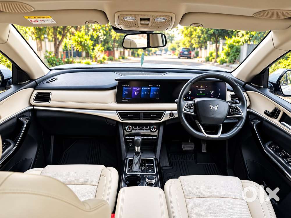 Mahindra Xuv700 Ax7l 6 Str At, 2022, Diesel