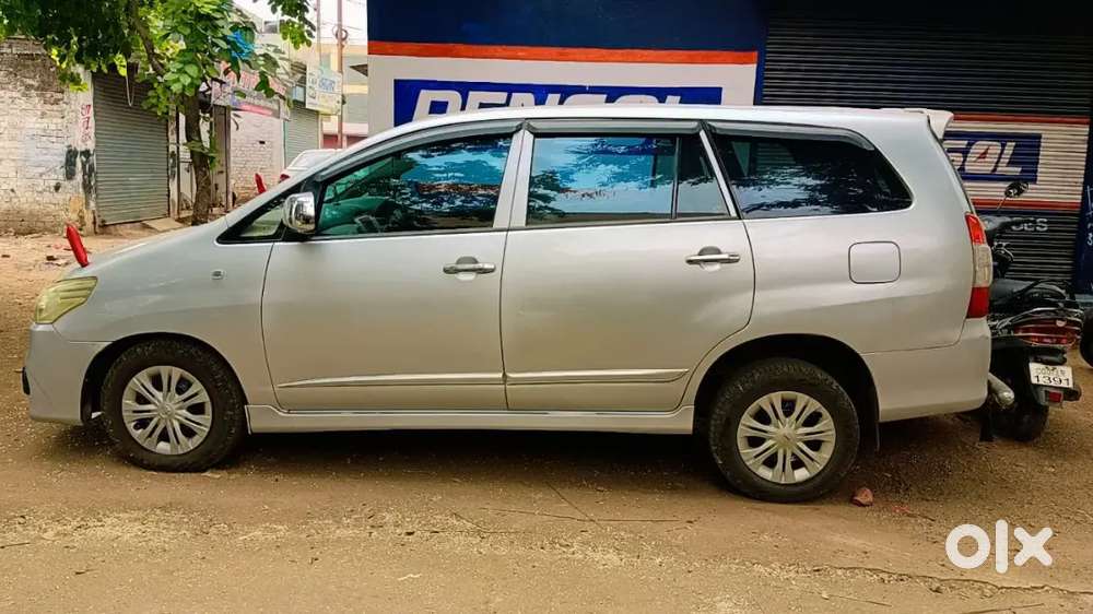 Toyota Innova 2014