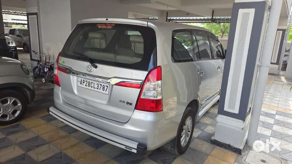 Toyota Innova 2014