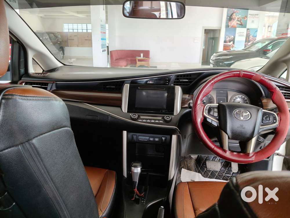 Toyota Innova Crysta 2.8z Automatic, 2016, Diesel