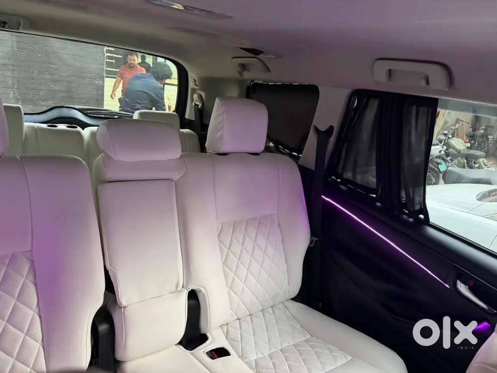 Innova Crysta 2.8g Automatic Disel Super Duper Prime Condition