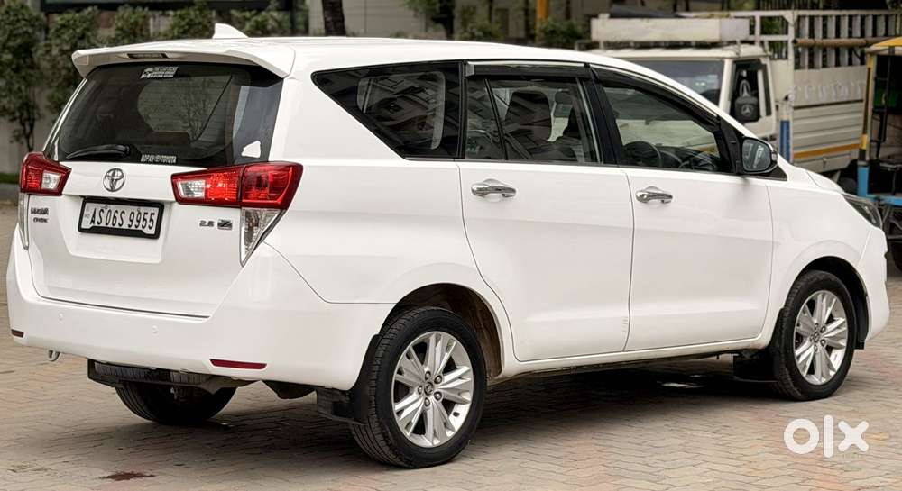 Toyota Innova Crysta 2.8z Automatic, 2016, Diesel