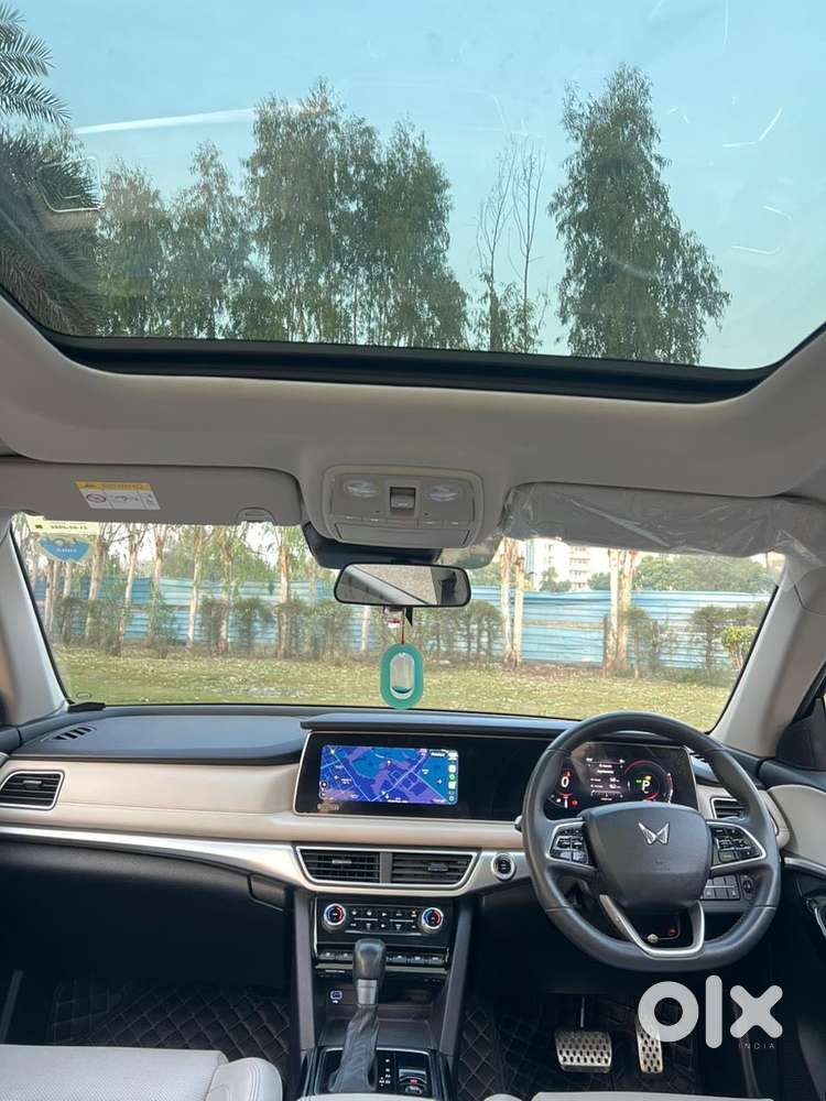Mahindra Xuv700 2.2 Ax 7 Diesel At Str, 2023, Diesel
