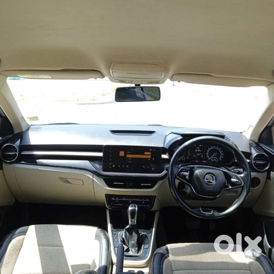 Skoda Slavia Ambition 1.0l Tsi At, 2022, Petrol