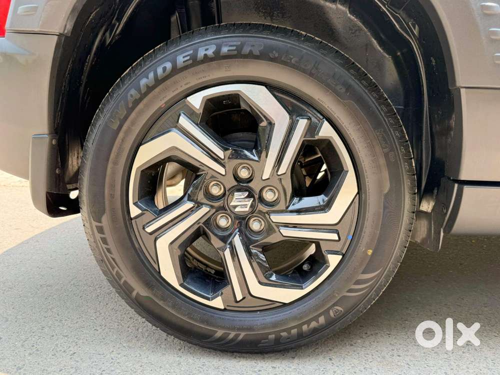 Maruti Suzuki Brezza 1.5 Zxi At Smart Hybrid, 2023, Petrol