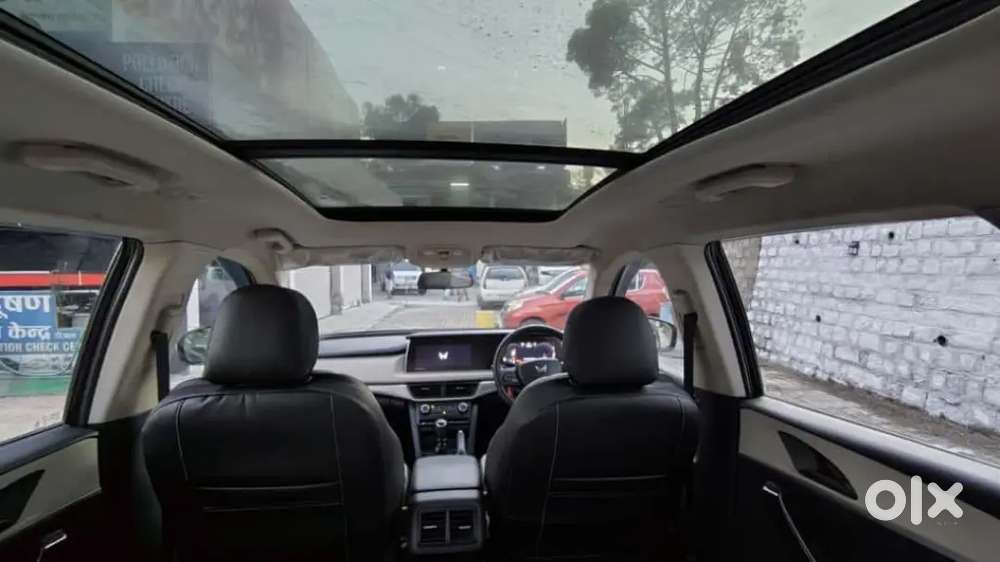 Mahindra Xuv700 2022 Petrol 60000 Km Driven